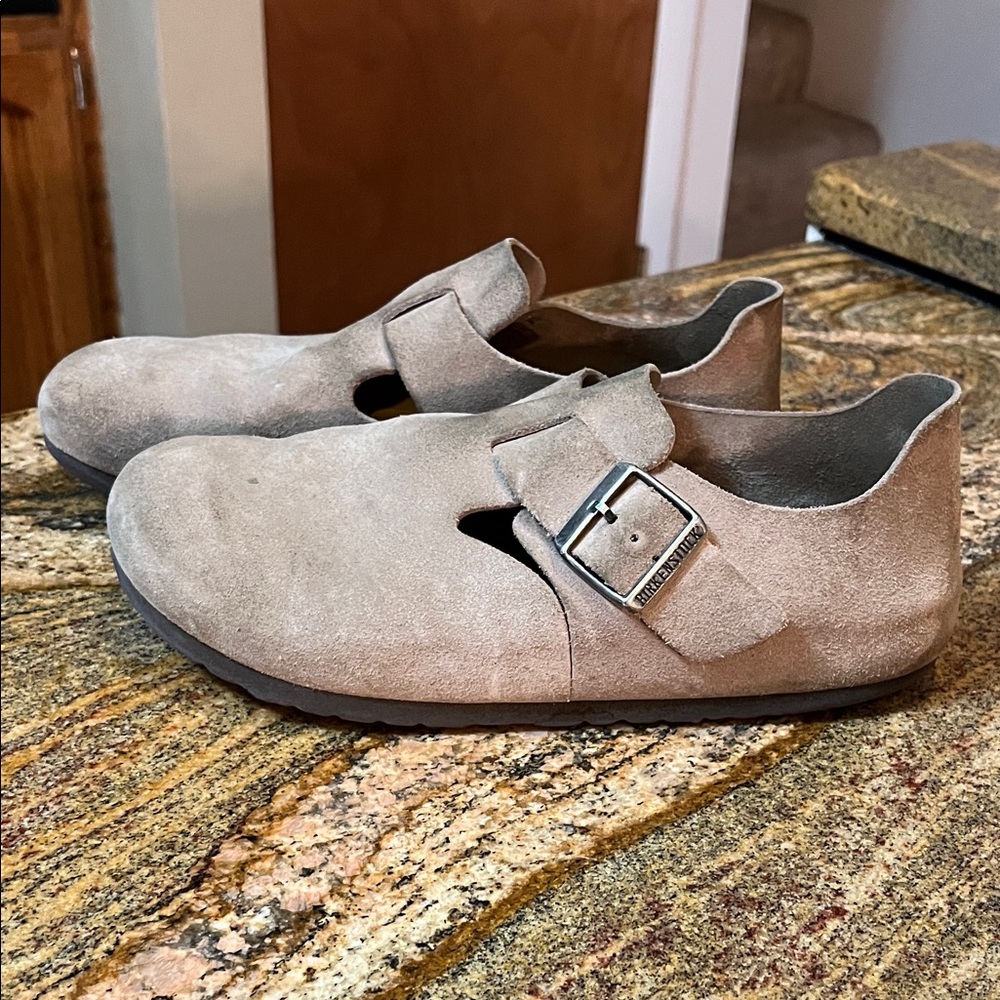 Birkenstock Beige Suede Buckle clogs